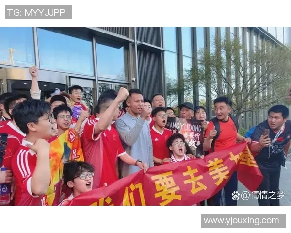 球迷为庆祝胜利免费发奶茶，街头排长龙